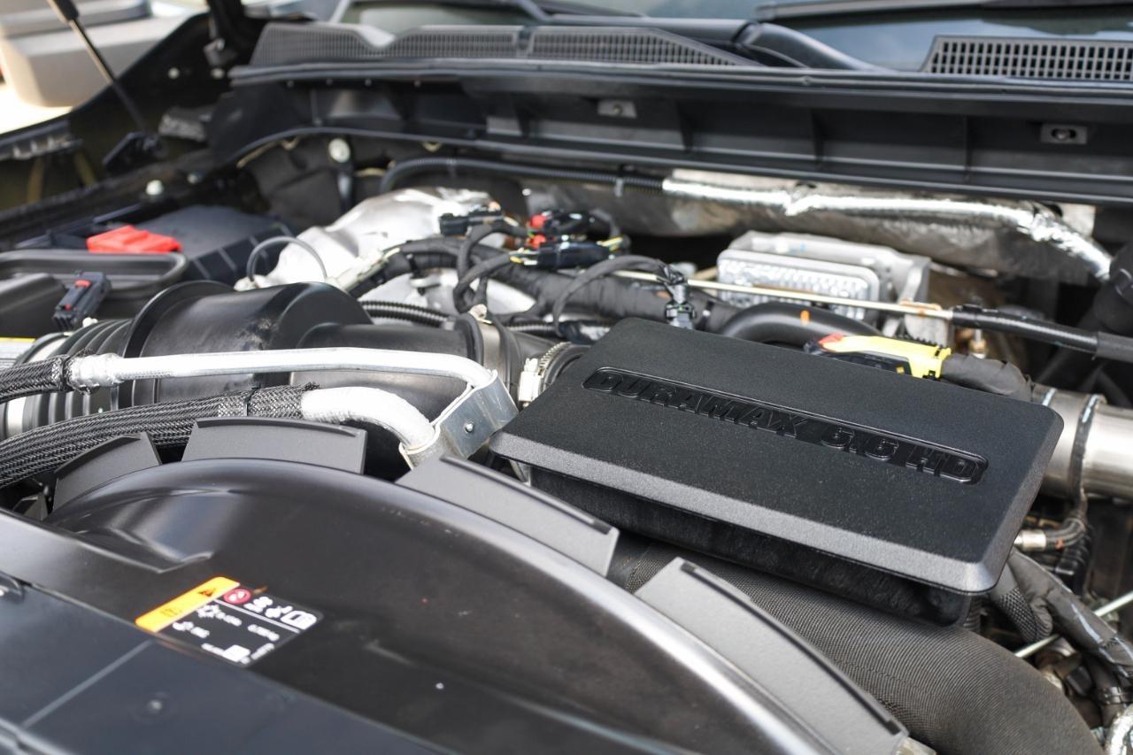 GMC Sierra 3500HD 4WD Crew Cab 172" Denali 2022