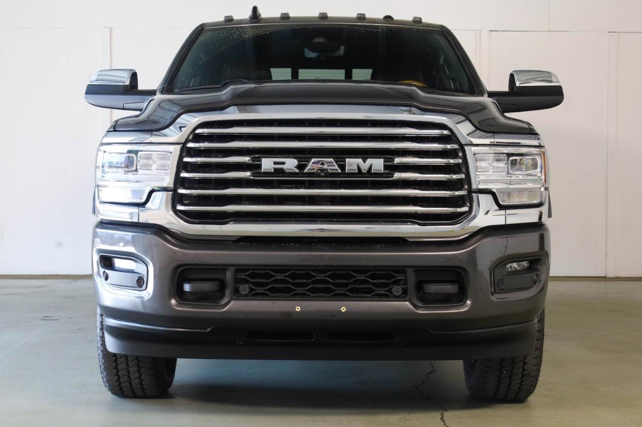 RAM 3500 Longhorn 4x4 Mega Cab 6'4" Box 2022