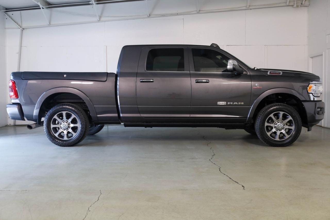 RAM 3500 Longhorn 4x4 Mega Cab 6'4" Box 2022
