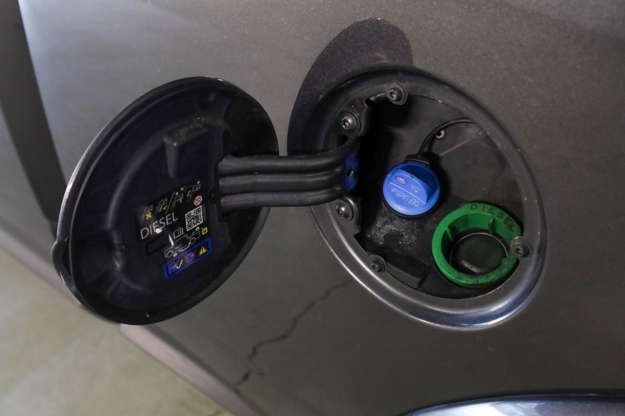 RAM 3500 Longhorn 4x4 Mega Cab 6'4" Box 2022