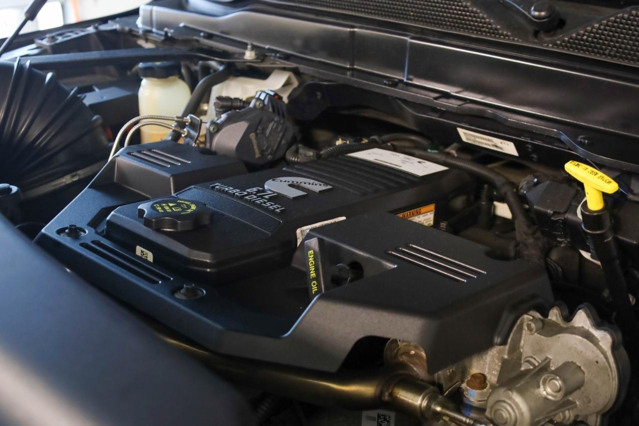 RAM 3500 Longhorn 4x4 Mega Cab 6'4" Box 2022