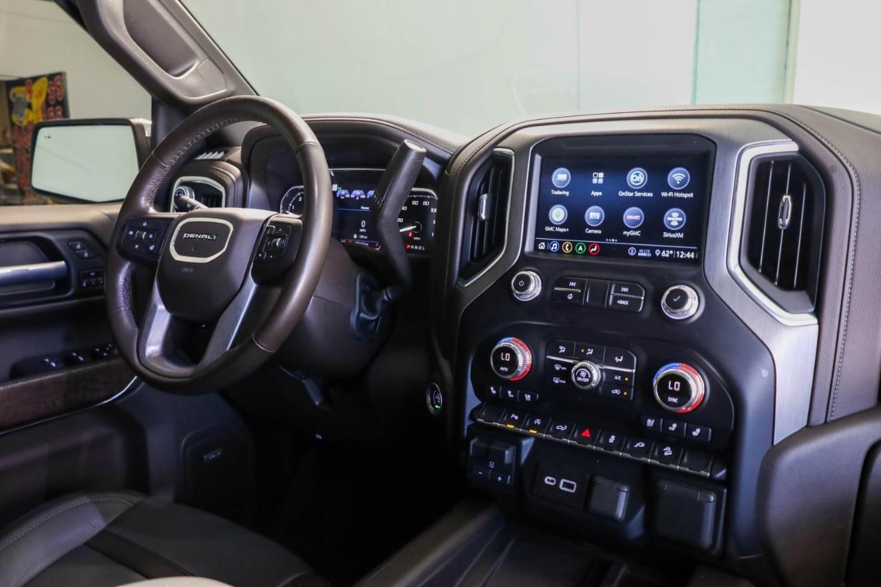 GMC Sierra 1500 4WD Crew Cab 147" Denali 2020