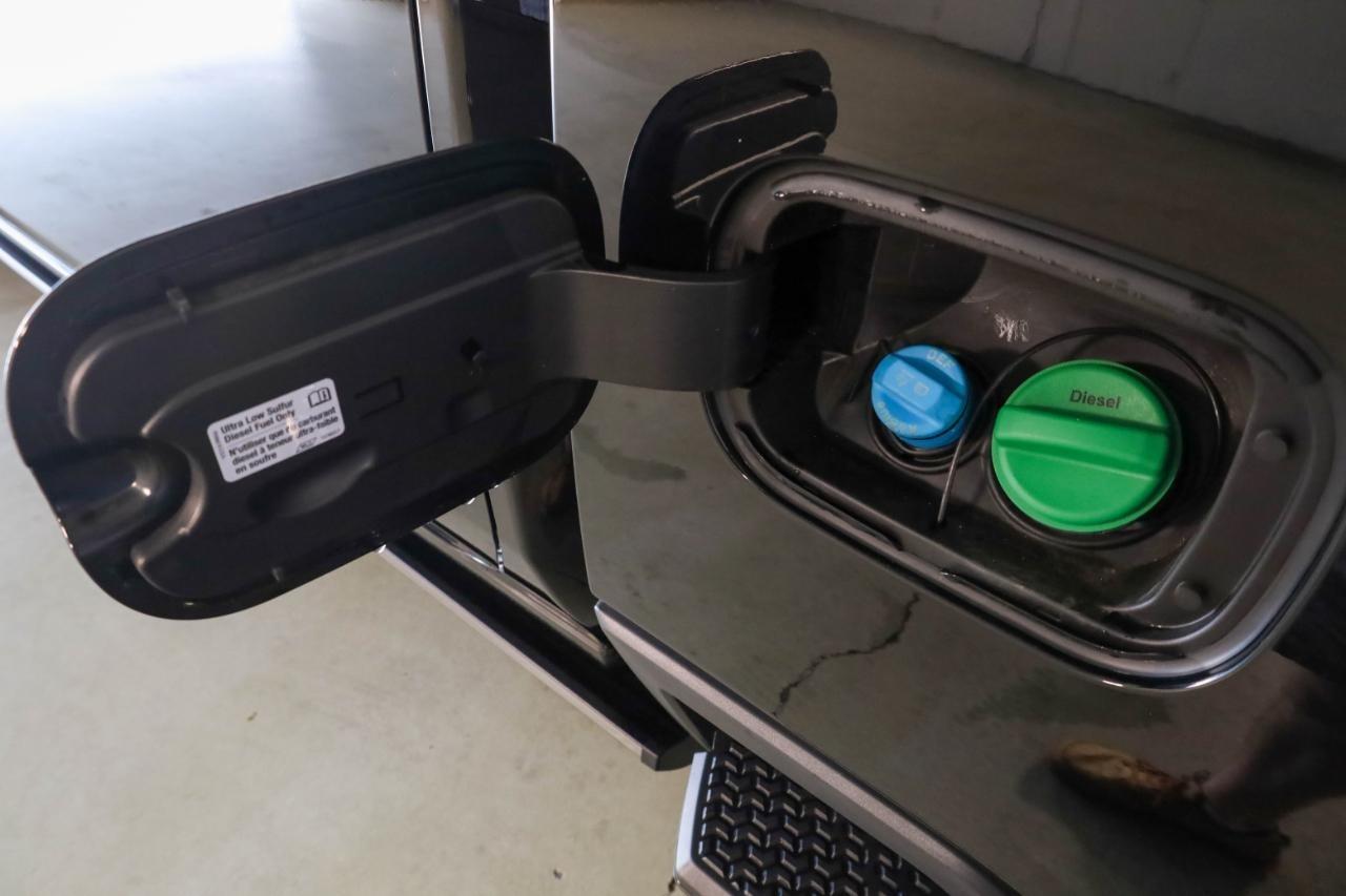 GMC Sierra 2500HD 4WD Crew Cab 159" Denali 2023