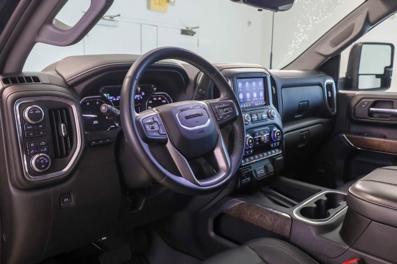 GMC Sierra 2500HD 4WD Crew Cab 159" Denali 2023