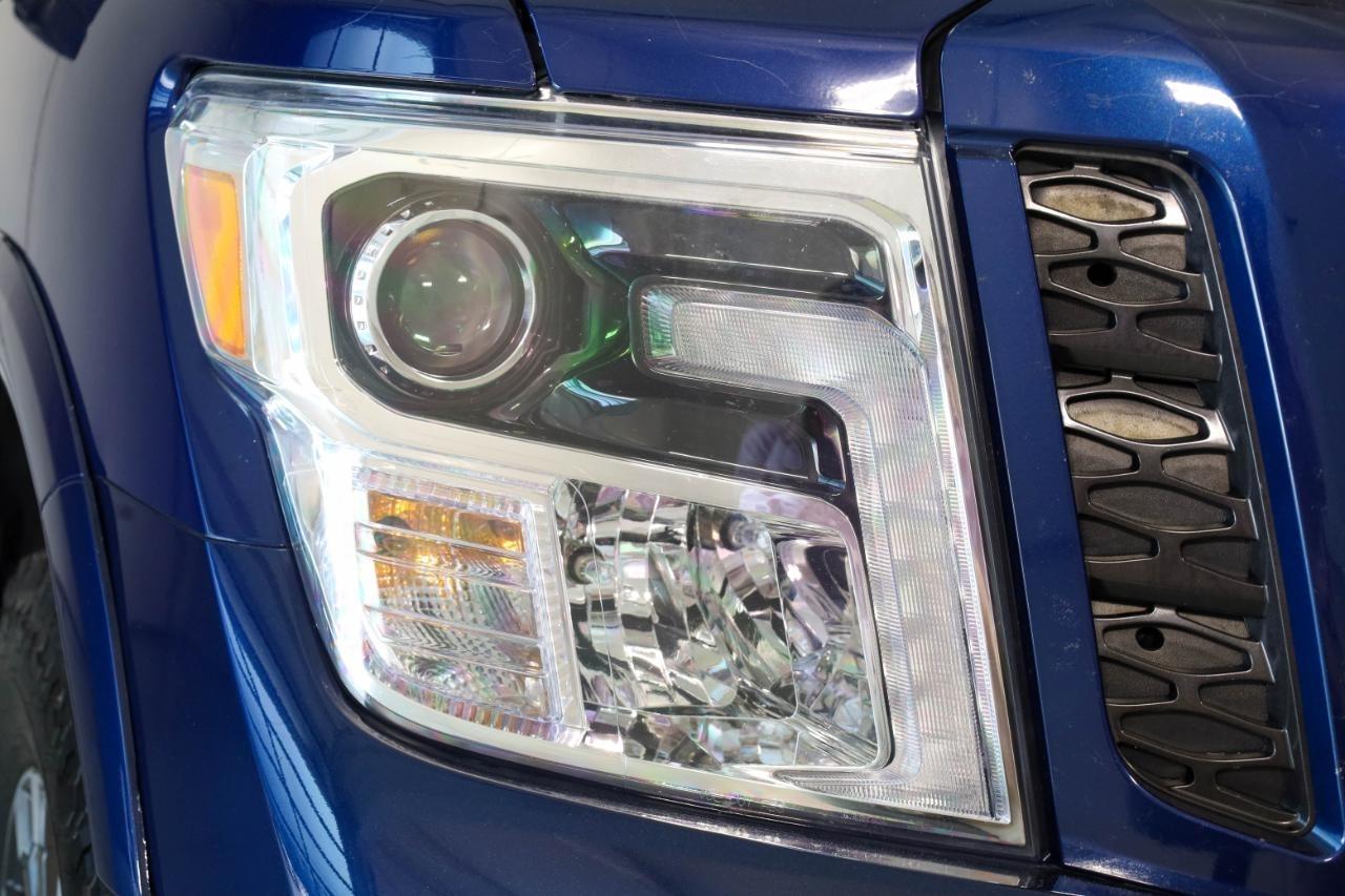 Nissan Titan 4x4 Crew Cab PRO-4X 2019