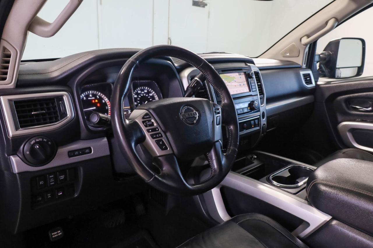Nissan Titan 4x4 Crew Cab PRO-4X 2019