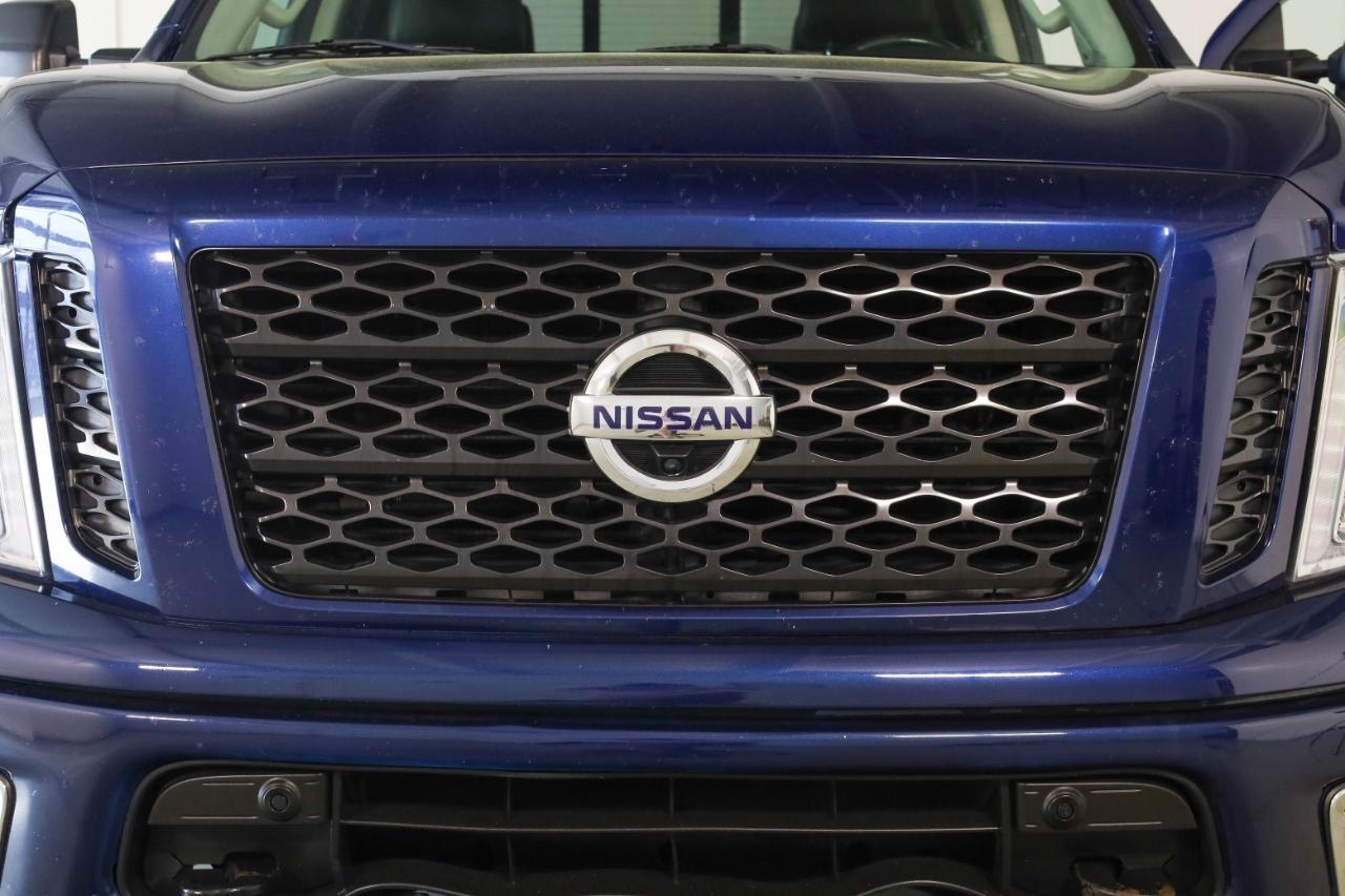 Nissan Titan 4x4 Crew Cab PRO-4X 2019