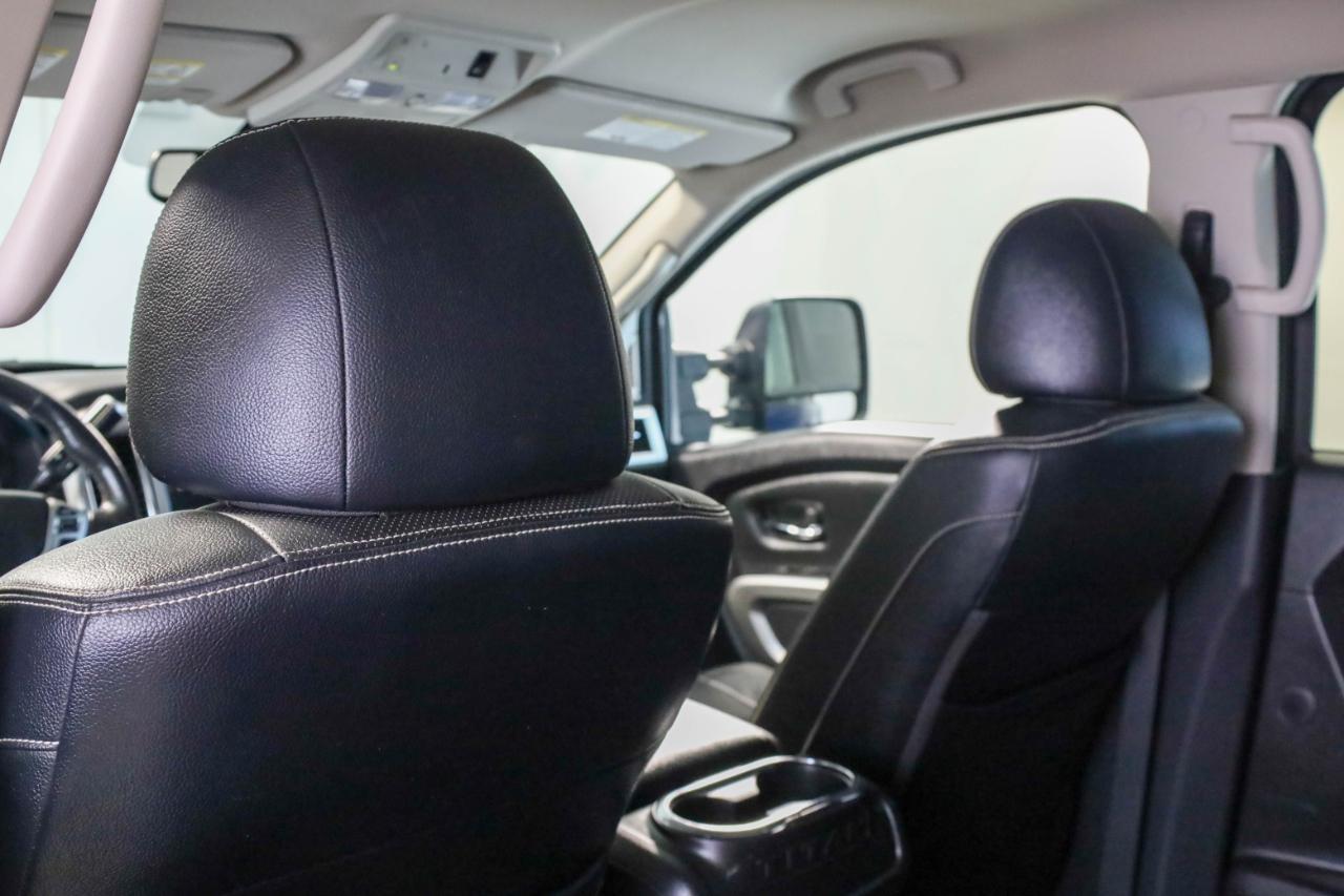 Nissan Titan 4x4 Crew Cab PRO-4X 2019