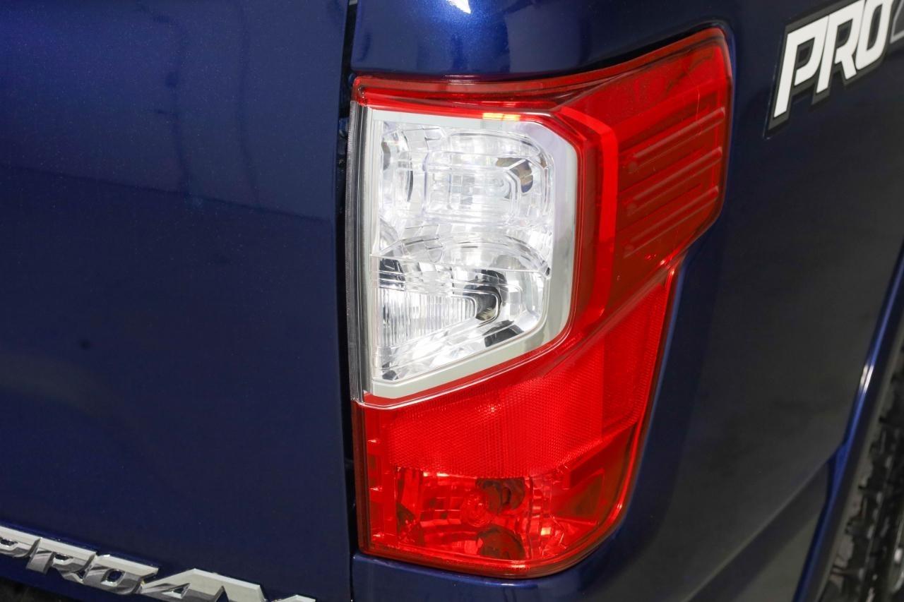 Nissan Titan 4x4 Crew Cab PRO-4X 2019