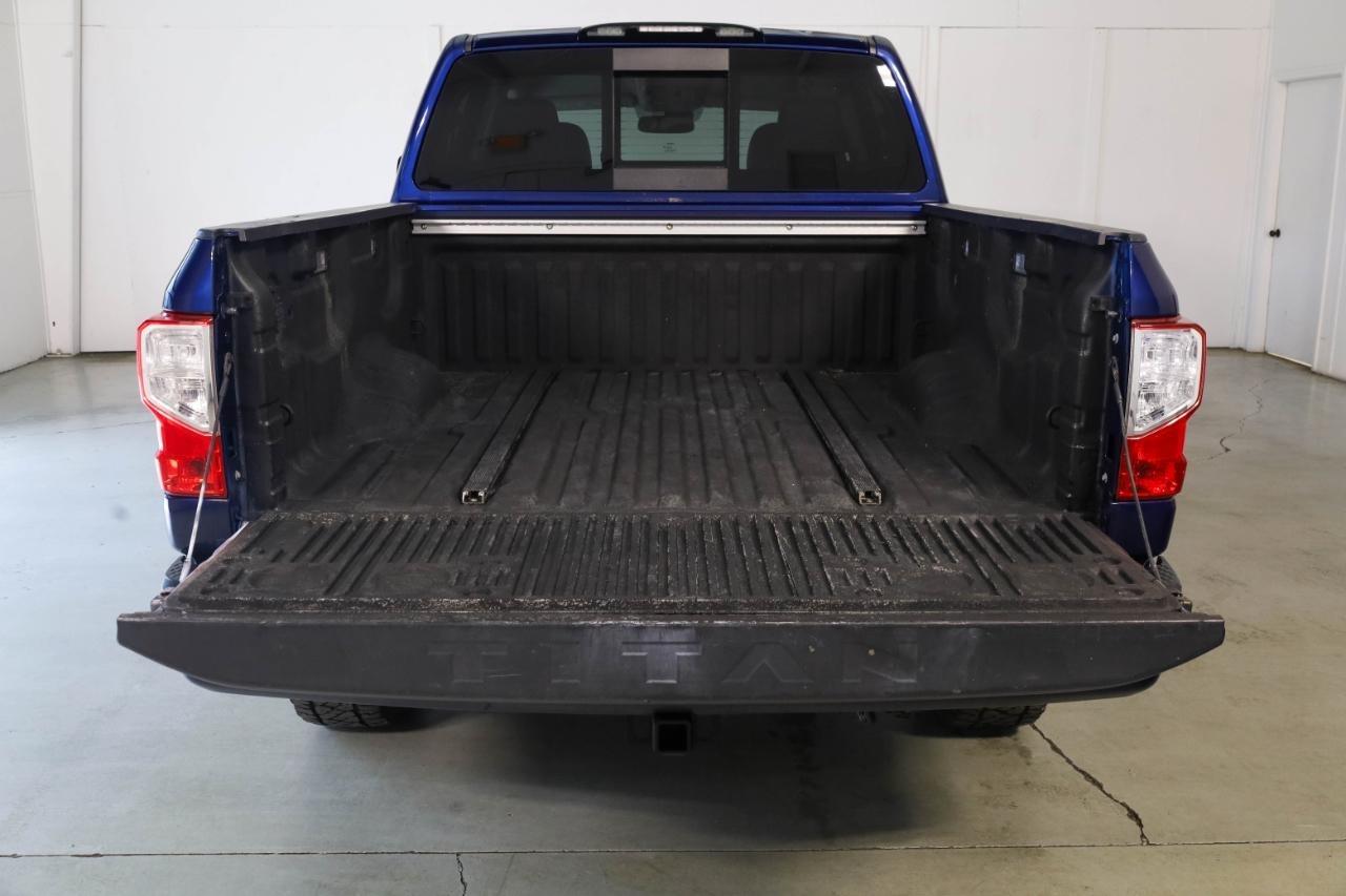 Nissan Titan 4x4 Crew Cab PRO-4X 2019