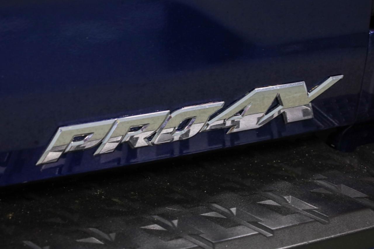 Nissan Titan 4x4 Crew Cab PRO-4X 2019