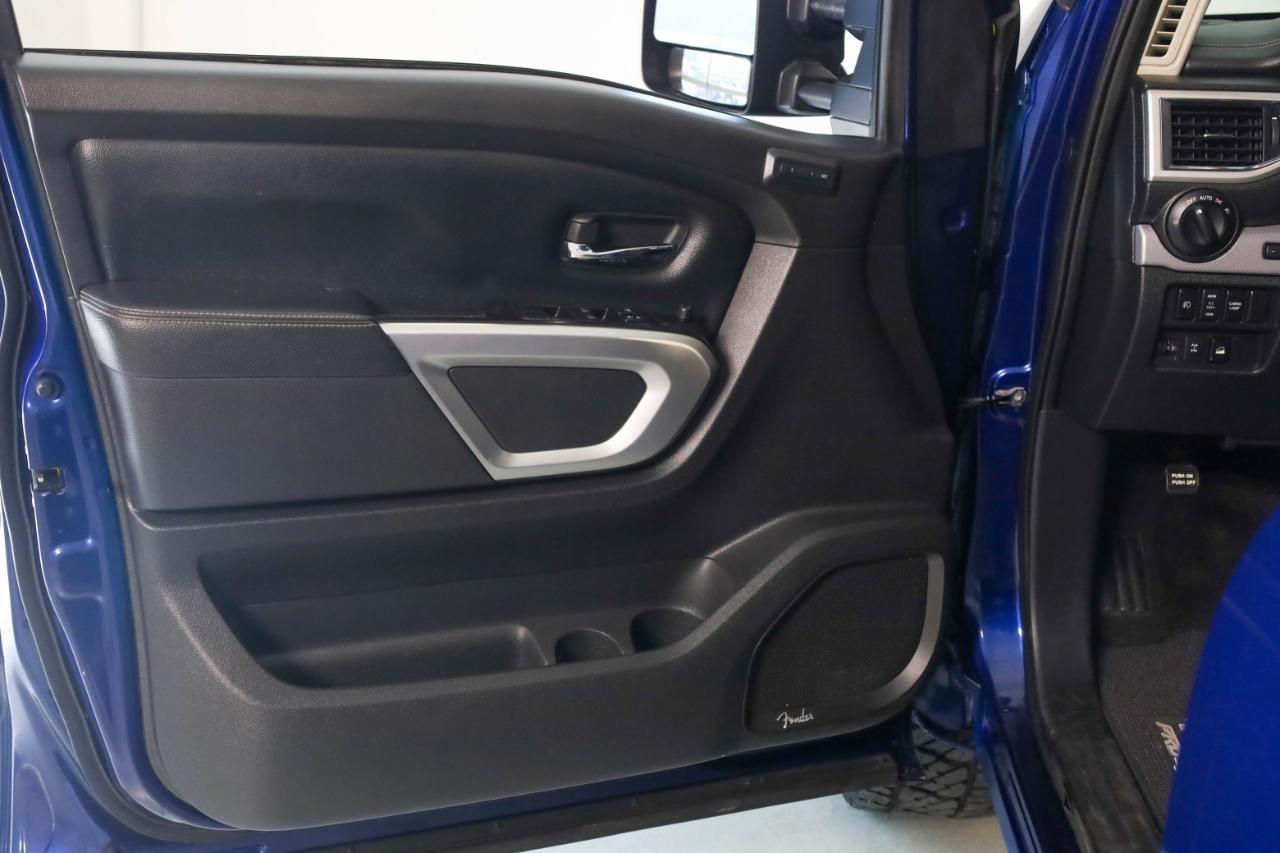 Nissan Titan 4x4 Crew Cab PRO-4X 2019