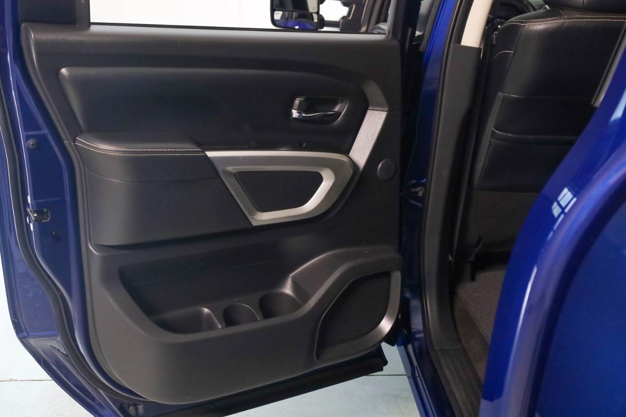 Nissan Titan 4x4 Crew Cab PRO-4X 2019