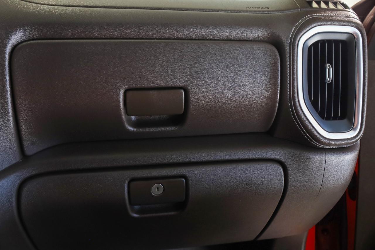 Chevrolet Silverado 1500 4WD Crew Cab 147" RST 2021