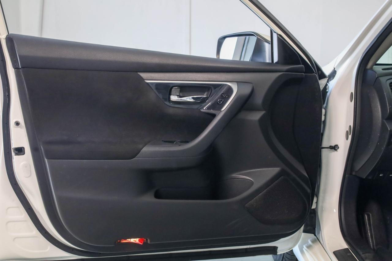 Nissan Altima 4dr Sdn I4 2.5 SV 2014