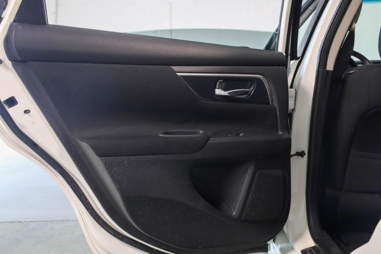 Nissan Altima 4dr Sdn I4 2.5 SV 2014