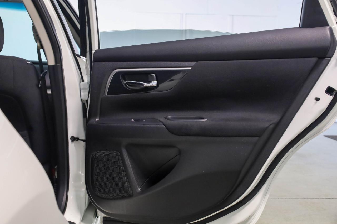 Nissan Altima 4dr Sdn I4 2.5 SV 2014