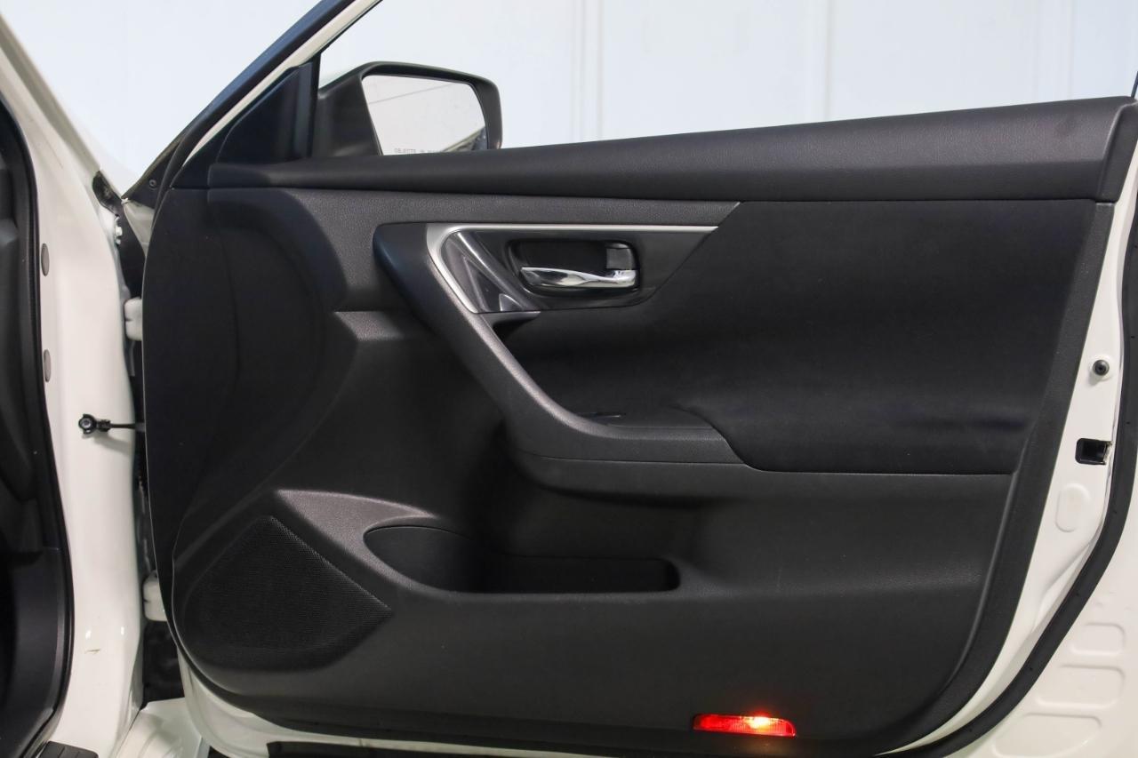 Nissan Altima 4dr Sdn I4 2.5 SV 2014