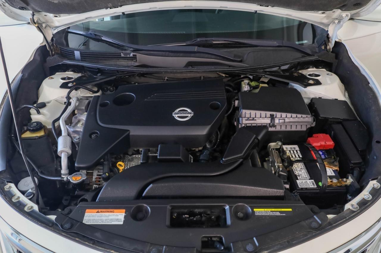 Nissan Altima 4dr Sdn I4 2.5 SV 2014