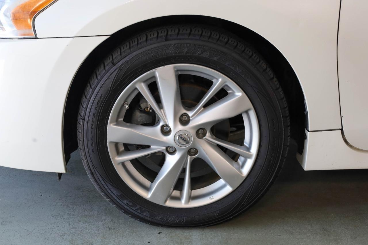 Nissan Altima 4dr Sdn I4 2.5 SV 2014