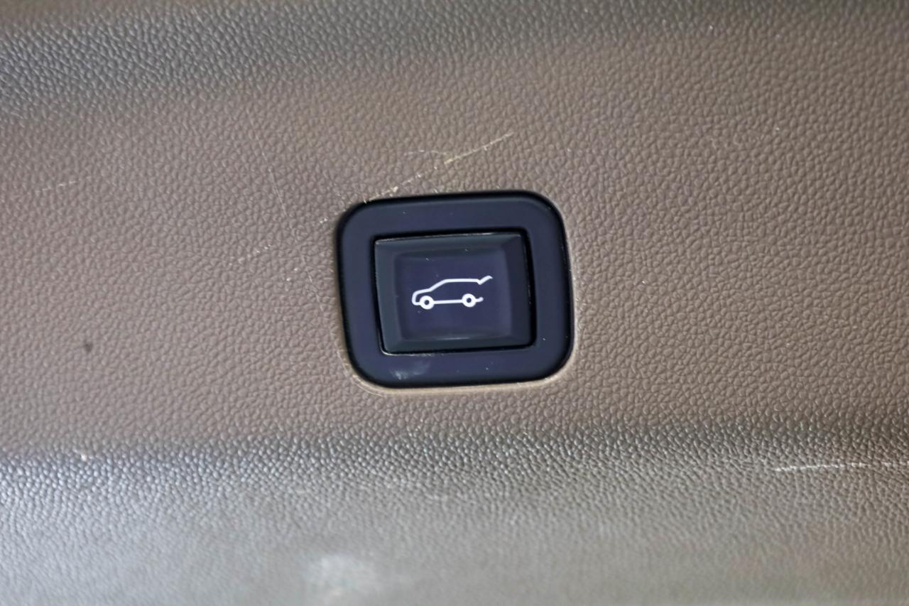 GMC Yukon 4WD 4dr Denali 2021