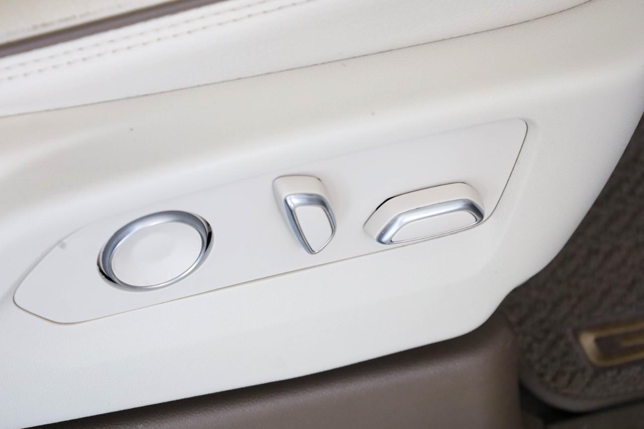 GMC Yukon 4WD 4dr Denali 2021