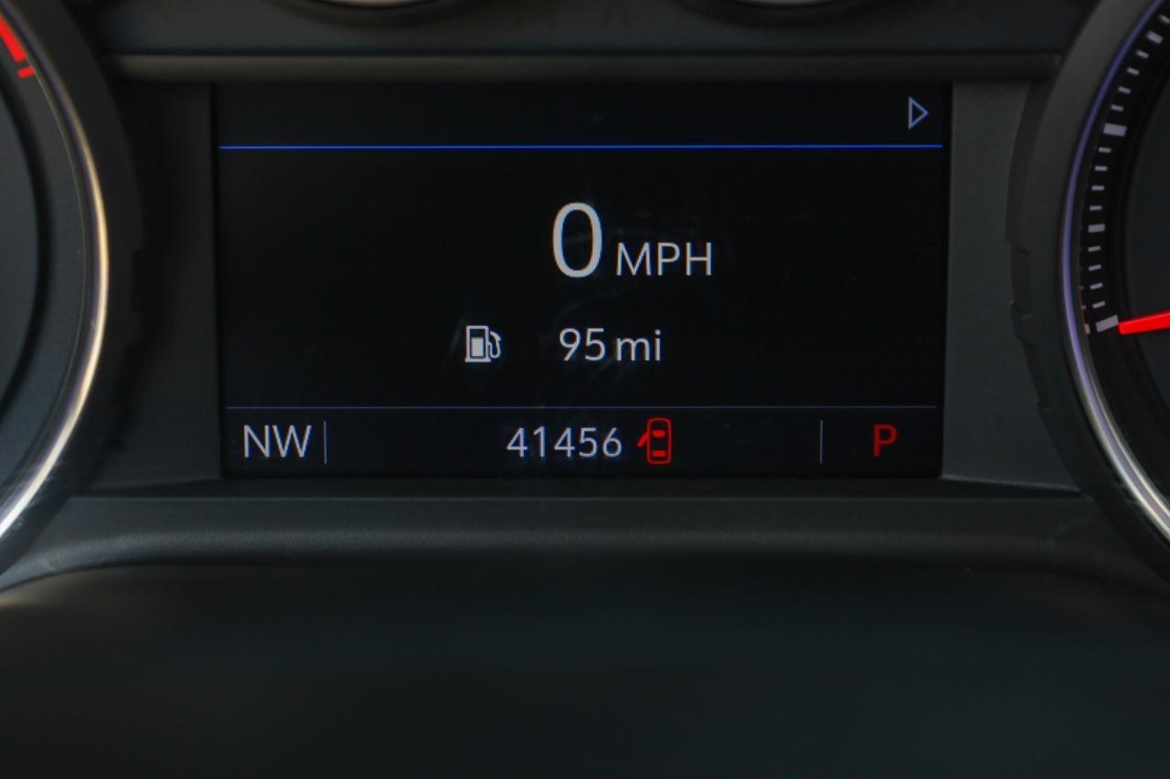 Chevrolet Silverado 3500HD 2WD Reg Cab 142" LT 2022