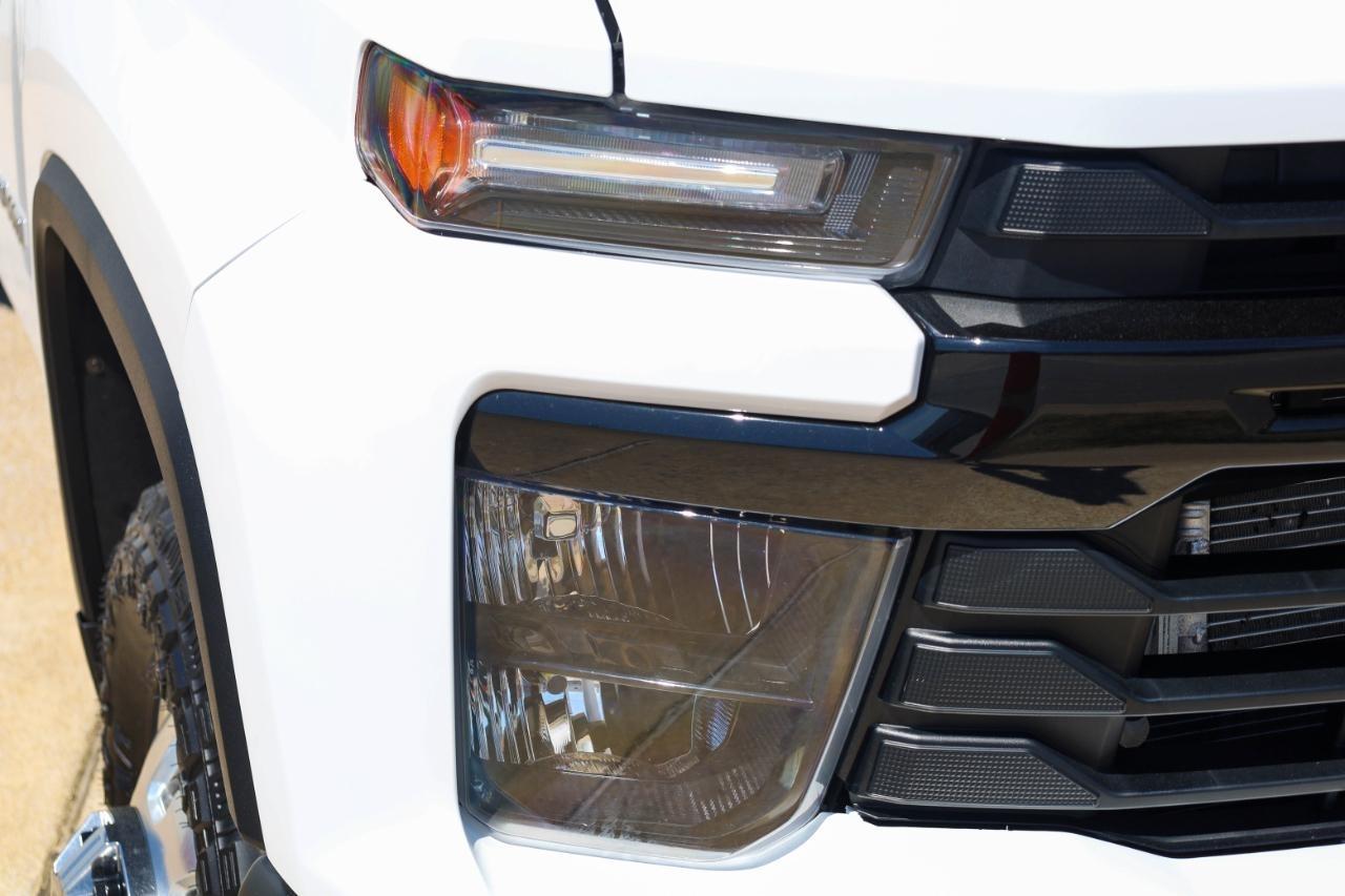 Chevrolet Silverado 3500HD 4WD Crew Cab 172" Work Truck 2025