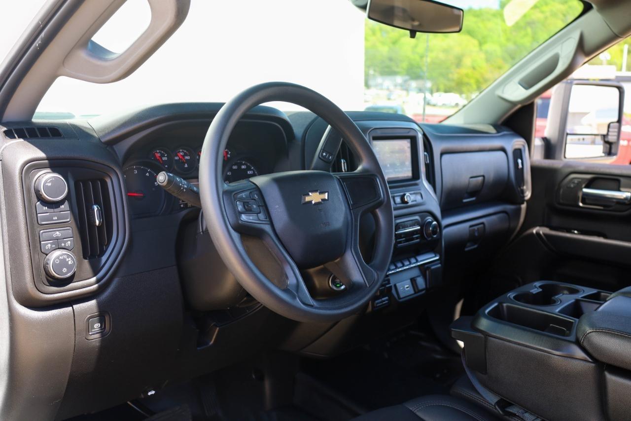 Chevrolet Silverado 3500HD 4WD Crew Cab 172" Work Truck 2025