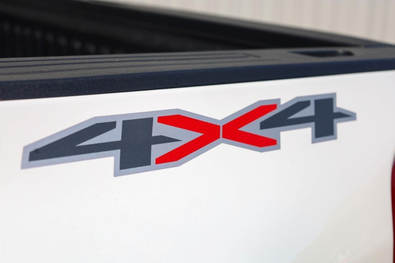 Chevrolet Silverado 3500HD 4WD Crew Cab 172" Work Truck 2025