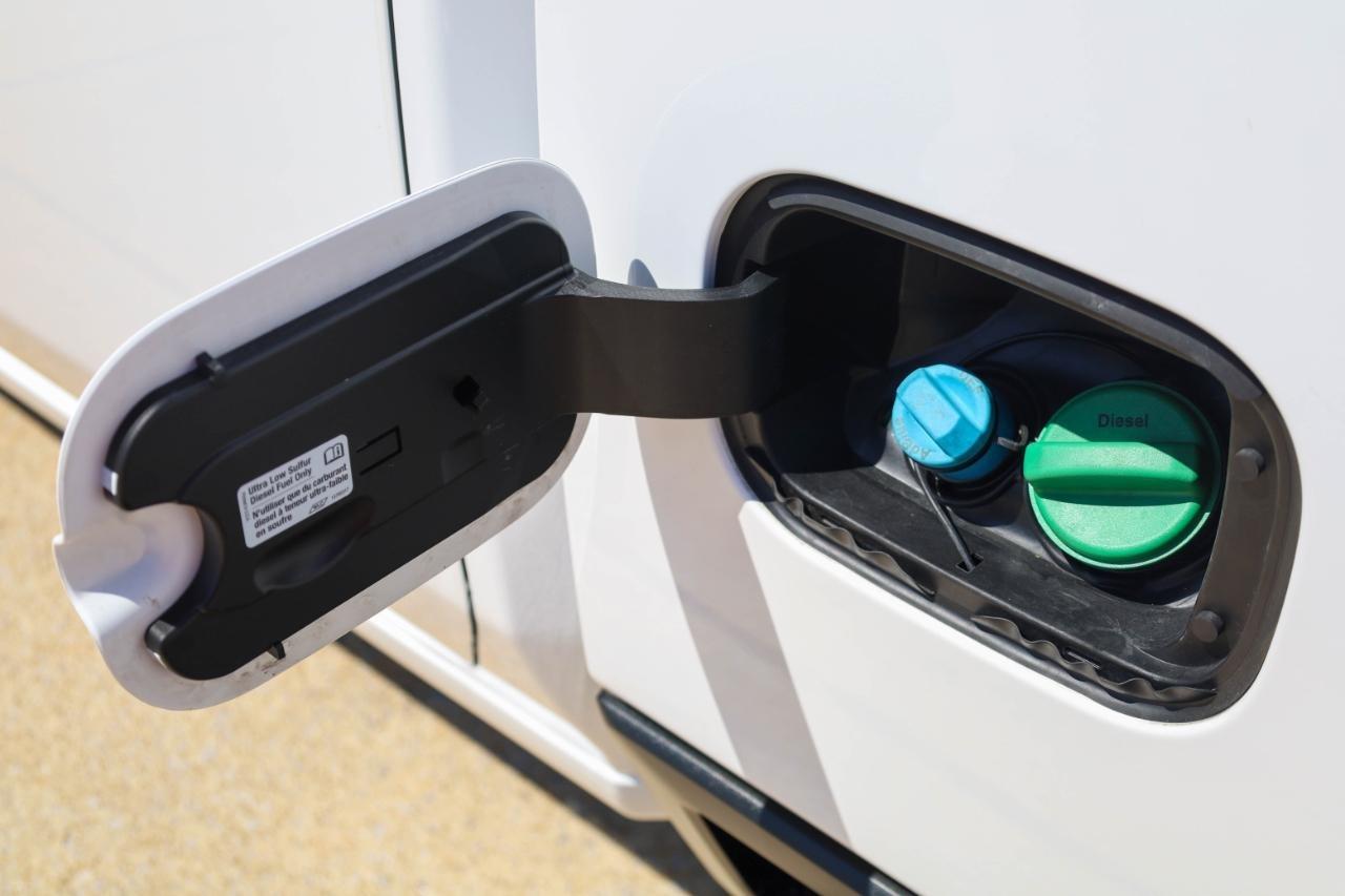 Chevrolet Silverado 3500HD 4WD Crew Cab 172" Work Truck 2025