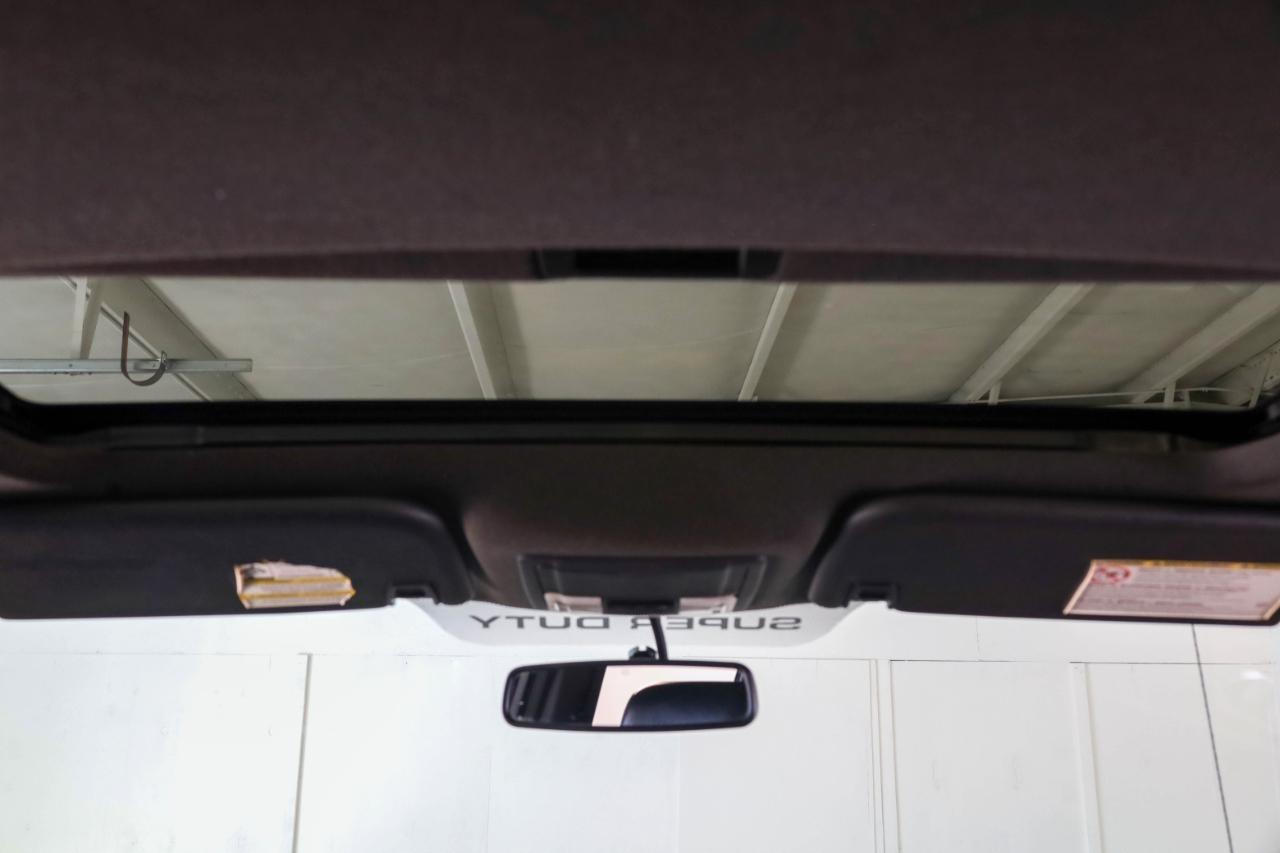 Ford Super Duty F-350 SRW 4WD Crew Cab 156" King Ranch 2016