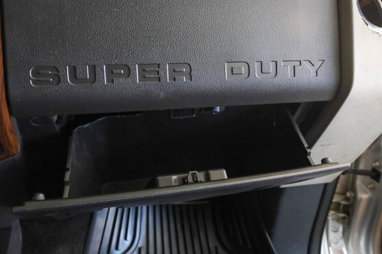 Ford Super Duty F-350 SRW 4WD Crew Cab 156" King Ranch 2016