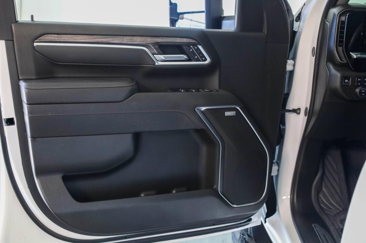 Chevrolet Silverado 2500HD 4WD Crew Cab 159" LTZ 2025