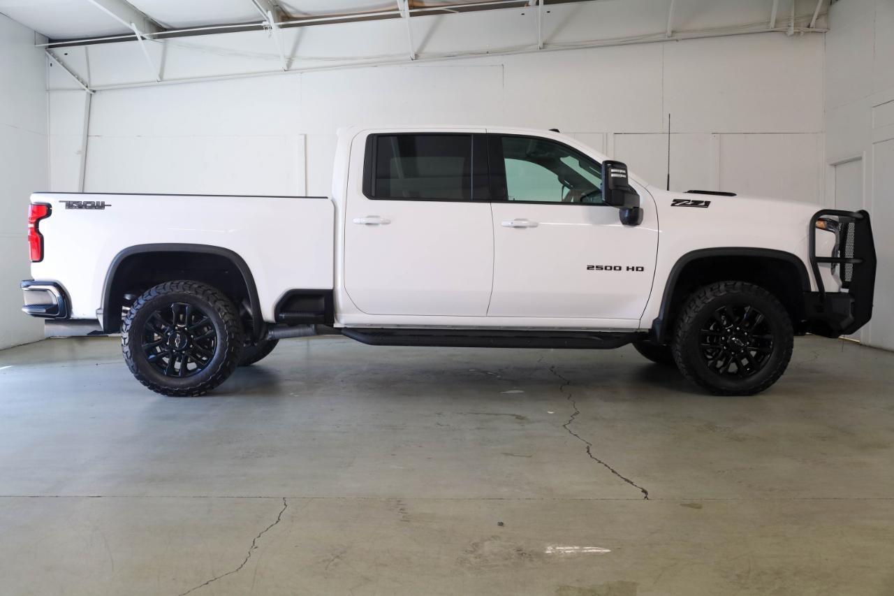 Chevrolet Silverado 2500HD 4WD Crew Cab 159" LTZ 2025