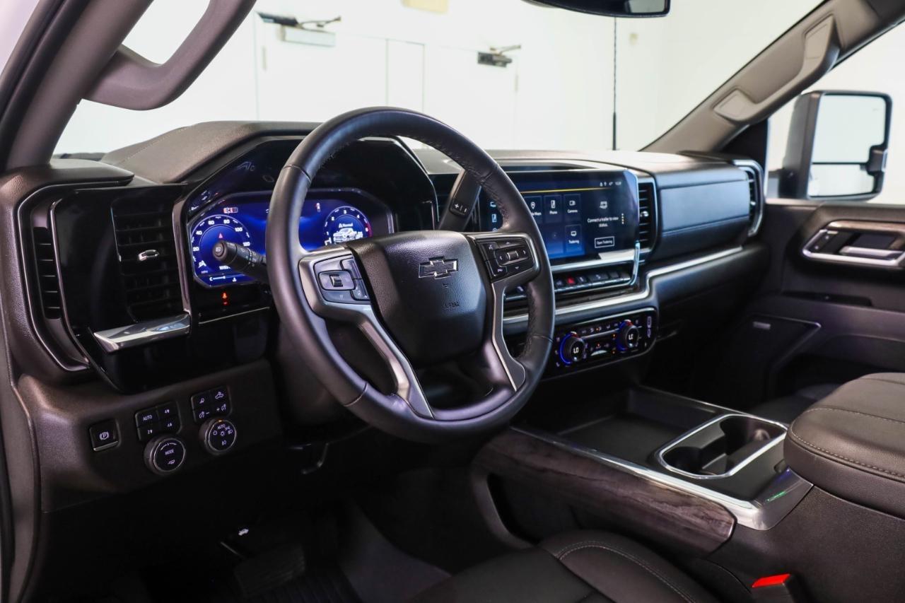 Chevrolet Silverado 2500HD 4WD Crew Cab 159" LTZ 2025