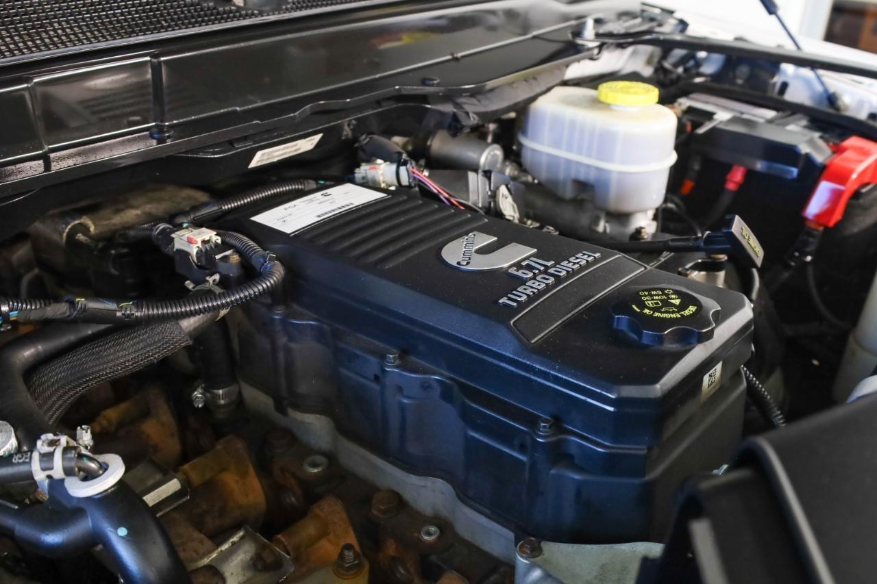 RAM 2500 Longhorn 4x4 Mega Cab 6'4" Box 2021