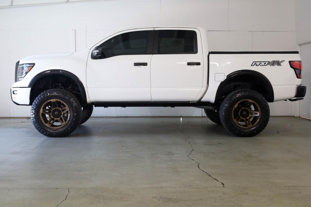 Nissan Titan 4x4 Crew Cab PRO-4X 2021