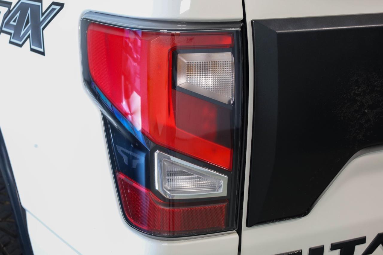 Nissan Titan 4x4 Crew Cab PRO-4X 2021