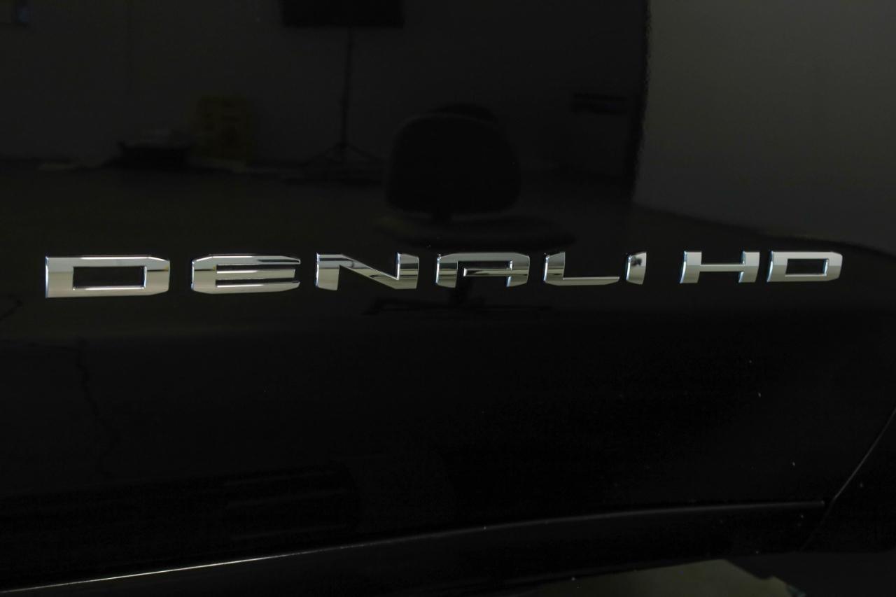 GMC Sierra 2500HD 4WD Crew Cab 159" Denali 2022
