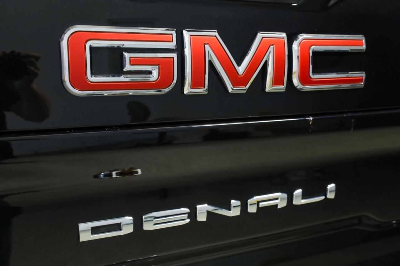 GMC Sierra 2500HD 4WD Crew Cab 159" Denali 2022