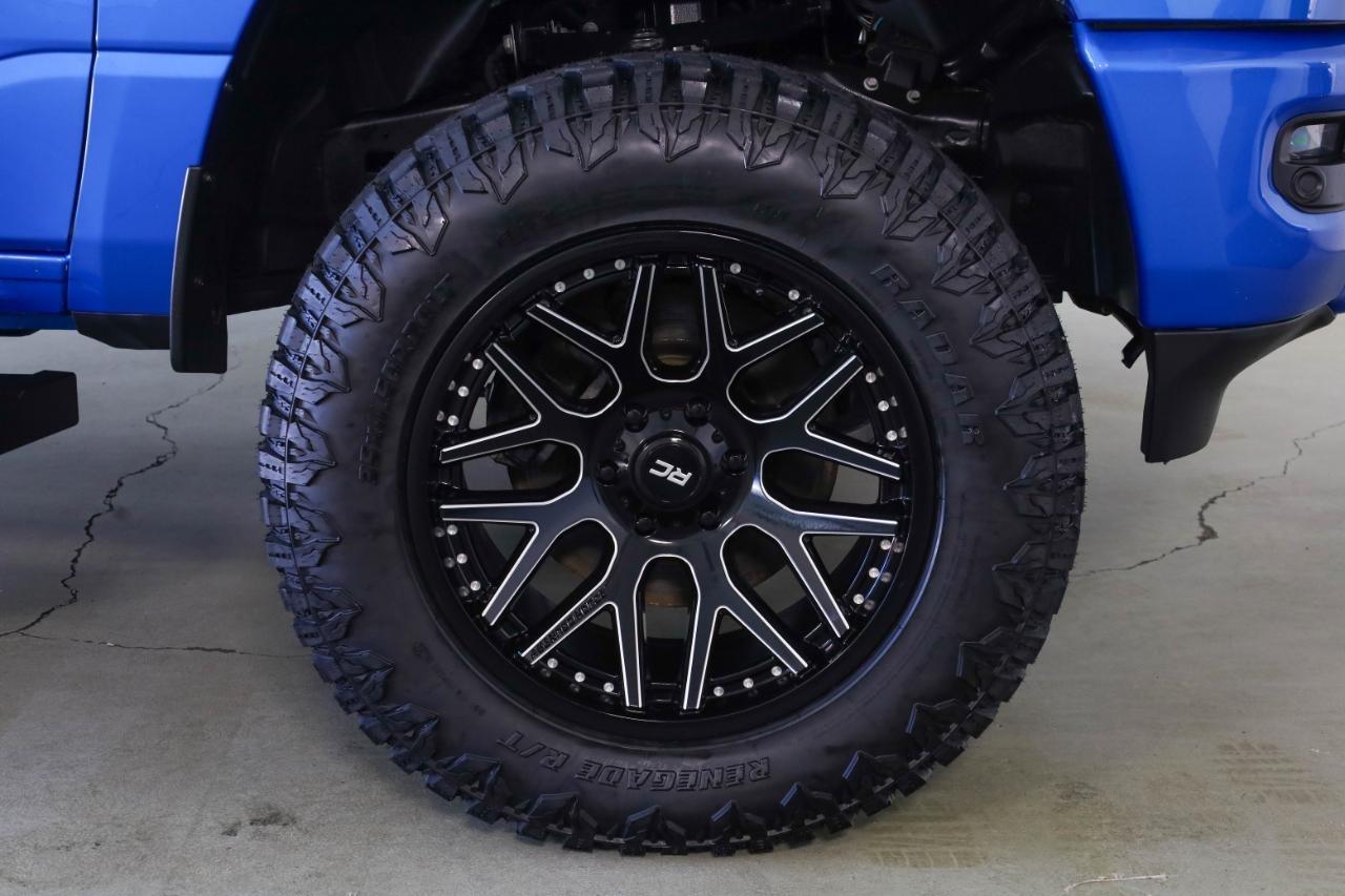 RAM 1500 Big Horn 4x4 Crew Cab 5'7" Box 2022
