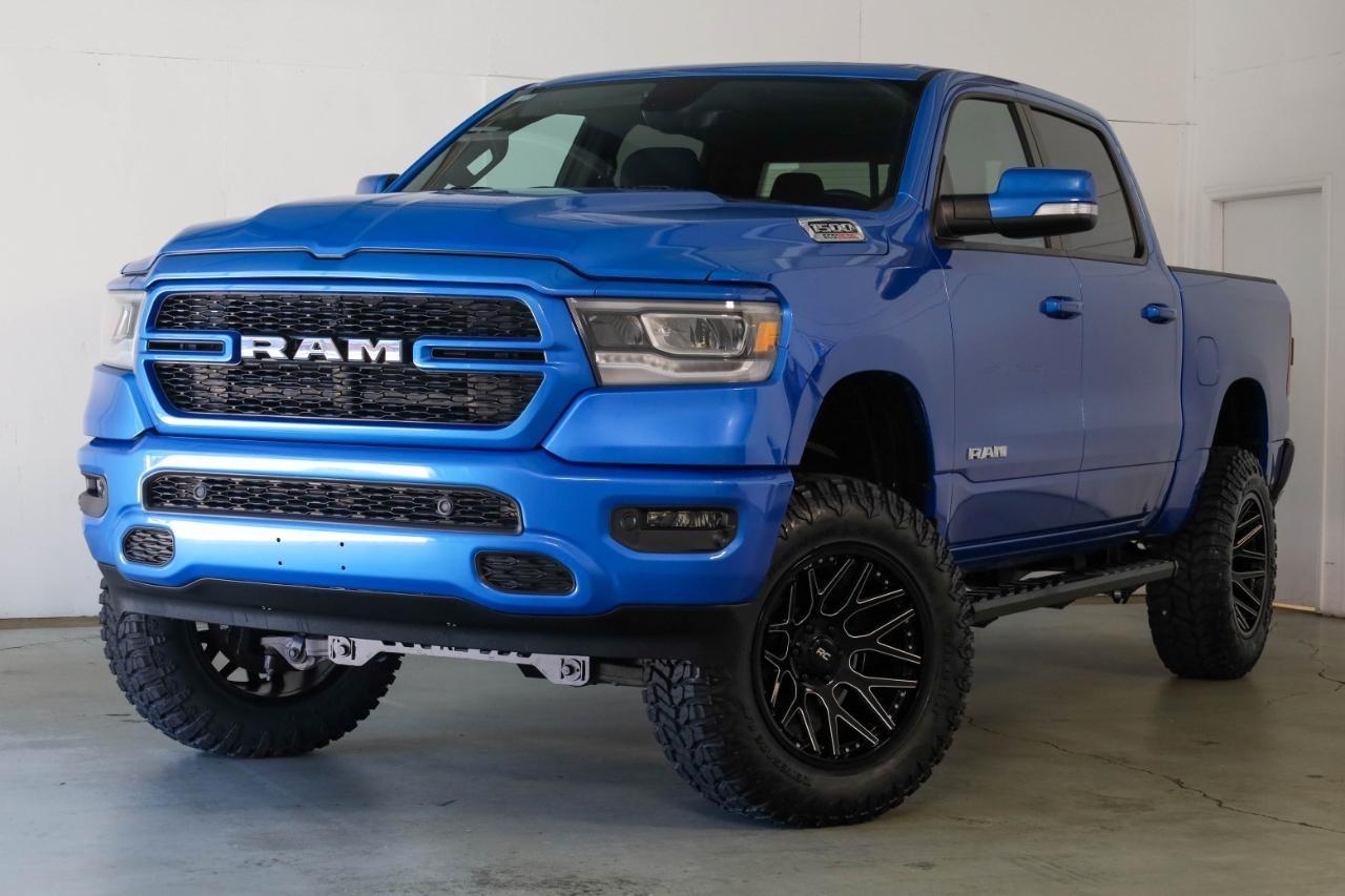 RAM 1500 Big Horn 4x4 Crew Cab 5'7" Box 2022