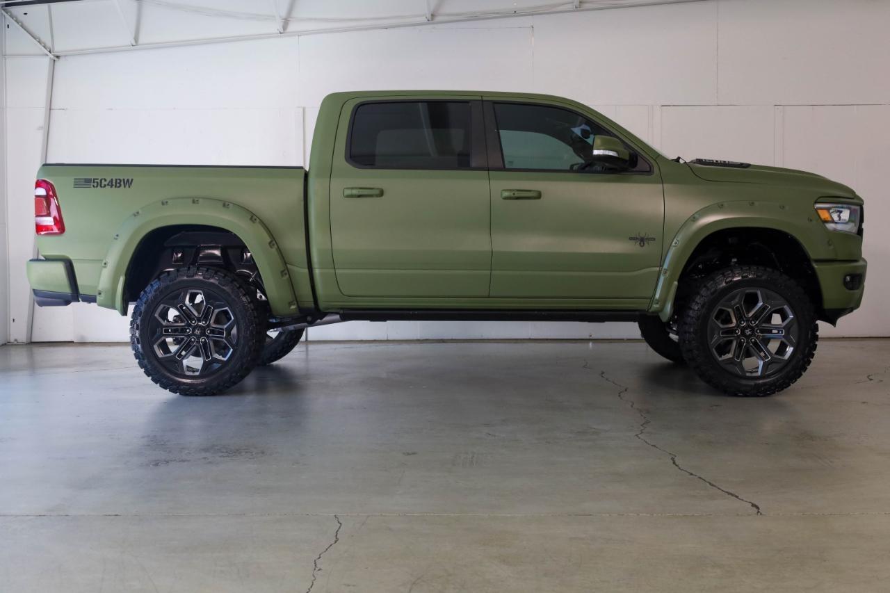 RAM 1500 Laramie 4x4 Crew Cab 5'7" Box 2022