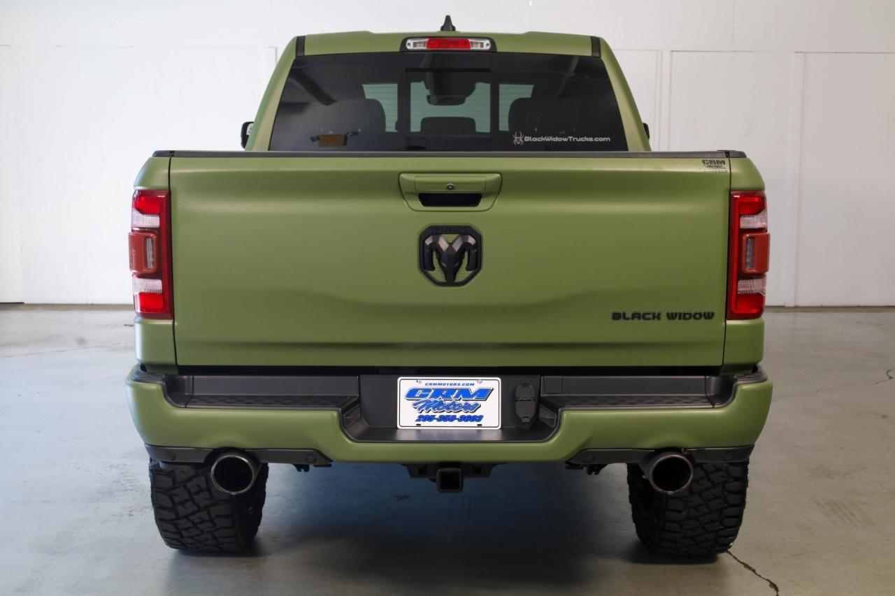 RAM 1500 Laramie 4x4 Crew Cab 5'7" Box 2022