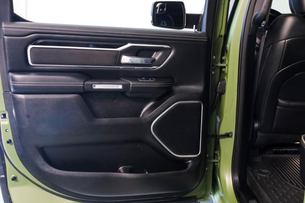 RAM 1500 Laramie 4x4 Crew Cab 5'7" Box 2022