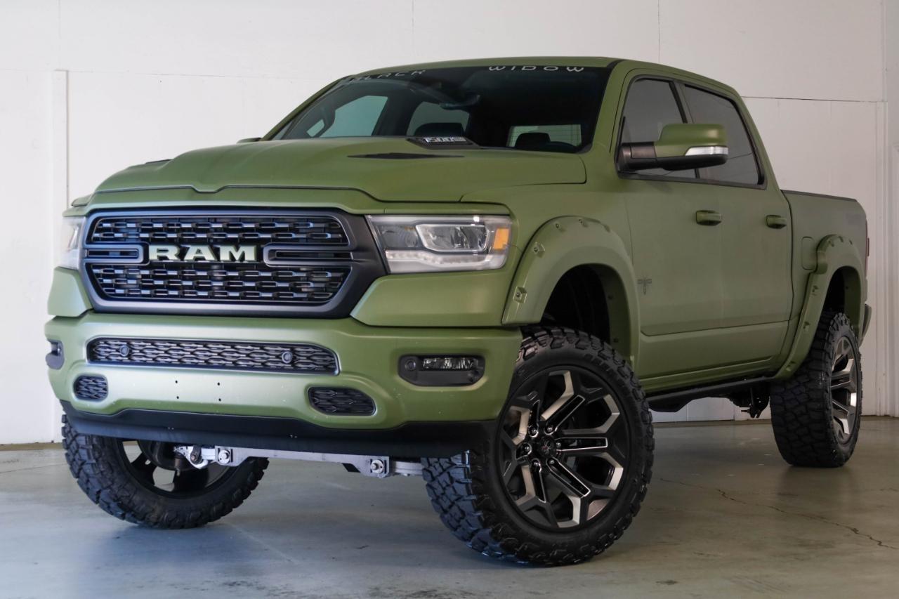 RAM 1500 Laramie 4x4 Crew Cab 5'7" Box 2022