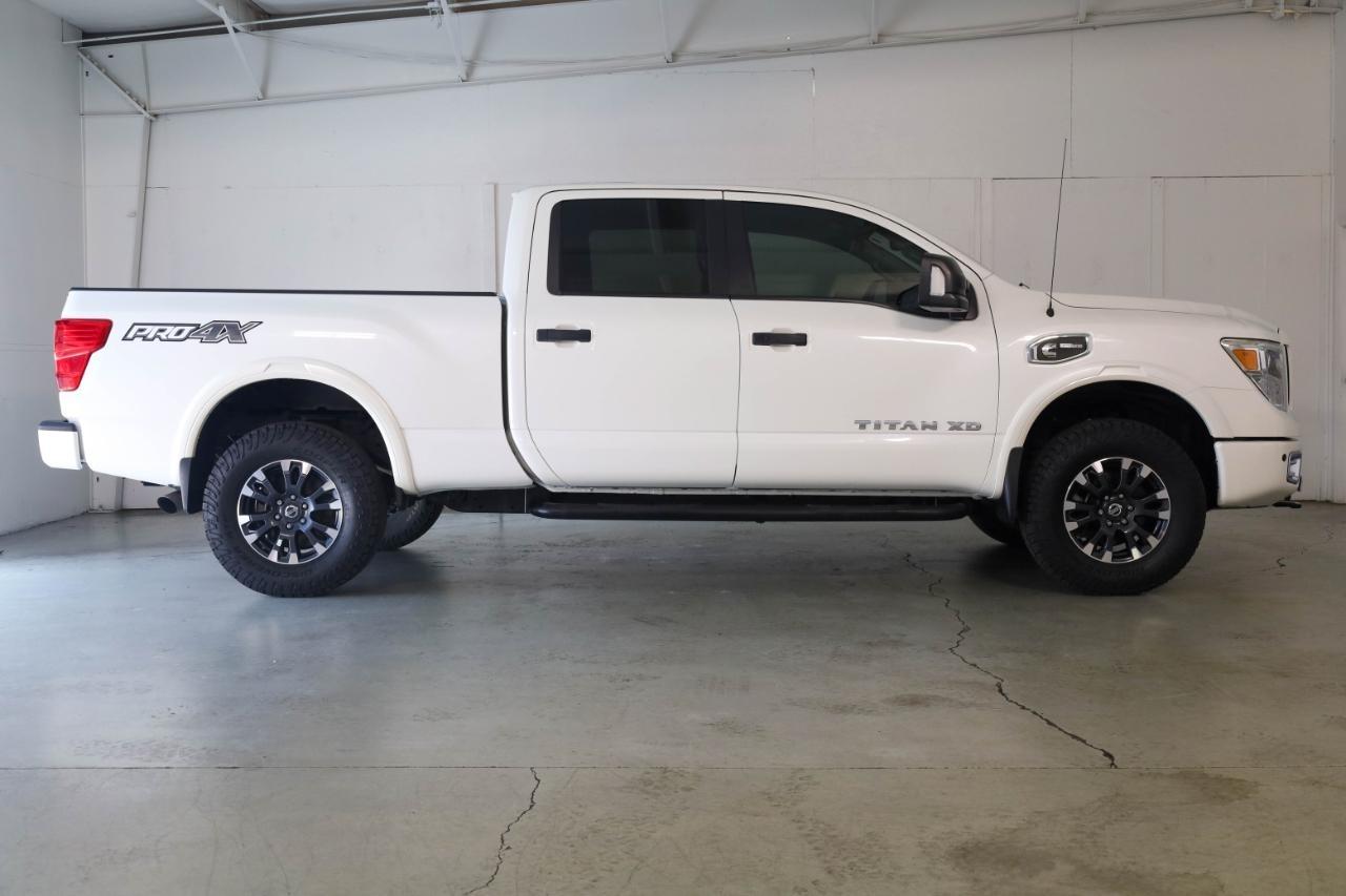 Nissan Titan XD 4x4 Diesel Crew Cab PRO-4X 2018