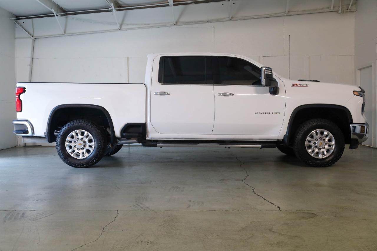 Chevrolet Silverado 2500HD 4WD Crew Cab 159" LTZ 2024