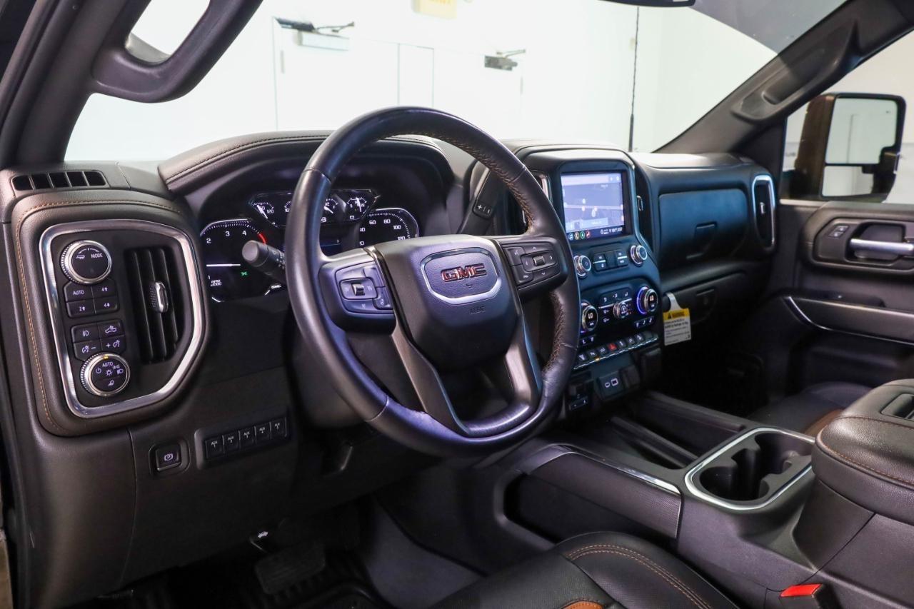 GMC Sierra 2500HD 4WD Crew Cab 159" AT4 2022